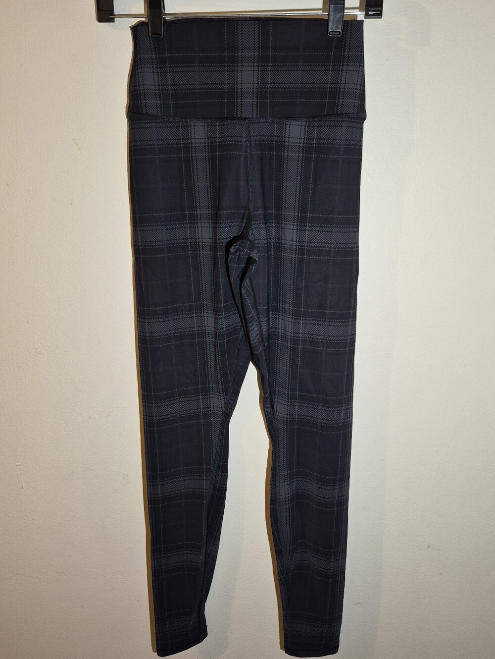 S) Alo Yoga High Waist Vapor Legacy Plaid Leggings Black/Anthrancite Colorway - Picture 2 of 12